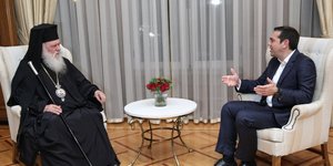 Η συνάντηση του πρωθυπουργού Αλέξη Τσίπρα με τον Αρχιεπίσκοπο Ιερώνυμο στο Μέγαρο Μαξίμου- φωτογραφία sooc.gr