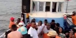 Τουλάχιστον 29 άνθρωποι πνίγηκαν στη Λίμνη Βικτώρια από την ανατροπή του σκάφους (Φωτογραφία: Twitter) 