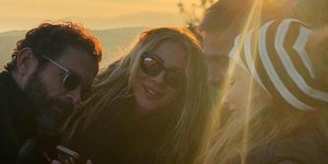 Κωνσταντίνος Μαρκουλάκης-Σμαράγδα Καρύδη-Θοδωρής Αθερίδης-Έλενα Σκουλά/ Φωτογραφία: Constantine Markoulakis/ Instagram