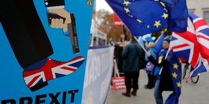 Διαδηλωτές στην βρετανική πρωτεύουσα/Φωτογραφία: ΑΡ