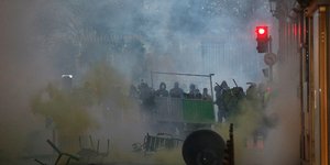 Το πλήγμα από τις διαδηλώσεις είναι τεράστιο στη γαλλική οικονομία (Φωτογραφία: AP /Thibault Camus)