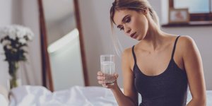 Θεραπεύστε το hangover με εναλλακτικούς τρόπους. Φωτογραφία: Shutterstock