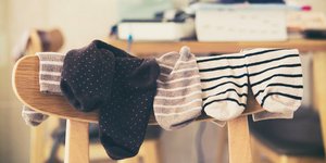 Κινέζος μύριζε τις κάλτσες του και κατέληξε στο νοσοκομείο (Φωτογραφία: Unsplash)