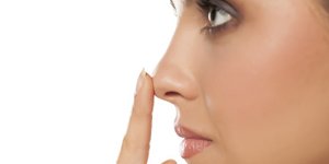 Στραβό ρινικό διάφραγμα; Φωτογραφία: Shutterstock