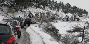 Διακόπηκε η κυκλοφορία στη λ. Πάρνηθας στο ρεύμα προς Καζίνο -Intimenews/ΛΙΑΚΟΣ ΓΙΑΝΝΗΣ