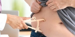 περιττά κιλά/Φωτογραφία: SHUTTERSTOCK