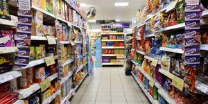 Γιατί γεμίζουν τις αποθήκες τους τα σούπερ μάρκετ στη Βρετανία -Η εντολή της κυβέρνησης /Φωτογραφία: Shutterstock