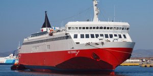 Μηχανική βλάβη στο πλοίο «Fast Ferries Andros» -Επιστρέφει άμεσα στη Ραφήνα