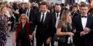 Ο Μπράντλεϊ Κουπερ με την μητέρα του