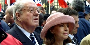 Ο Ζαν Μαρί Λεπέν με την σύζυγό του Ζανίν. Φωτογραφία: AP