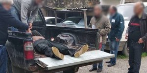 Aνδρας λιπόθυμος σε καρότσα/ Φωτογραφία:Apopsilive.gr