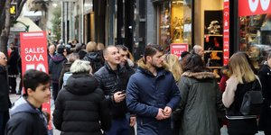 Ανοιχτά αύριο τα καταστήματα. Φωτογραφία: Eurokinissi/ Τρυψάνη Φανή