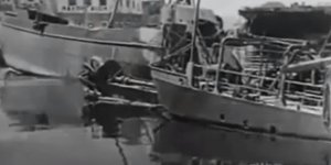 Το βομβαρδισμένο τοπίο στην καταστροφή του Πειραιά 