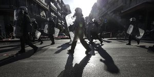 Στιγμιότυπο από διμοιρίες της ΥΑΤ (ΜΑΤ) / Φωτογραφία: SOOC