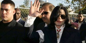 O Mάικλ Τζάκσον σε μια φωτογραφία του 2004 (Φωτογραφία αρχείου: ΑΡ)