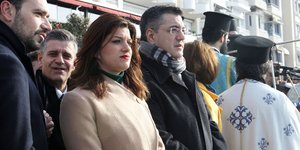 Η Κατερίνα Νοτοπούλου με τον Απόστολο Τζιτζικώστα/ Φωτογραφία: ΜΟΤΙΟΝΤΕΑΜ- ΒΕΡΒΕΡΙΔΗΣ ΒΑΣΙΛΗΣ