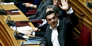 Ο Αλέξης Τσίπρας ψηφίζει ναι ναι στη συμφωνία των Πρεσπών