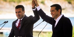 Ο Αλέξης Τσίπρας & ο Ζόραν Ζάεφ (Φωτογραφία: MOTIONTEAM/ΒΑΣΙΛΗΣ ΒΕΡΒΕΡΙΔΗΣ)