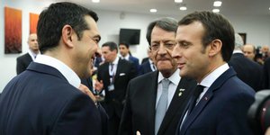 Ο Αλέξης Τσίπρας στο διάλογο με τον Εμανουέλ Μακρόν /Φωτογραφία: Εurokinissi