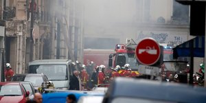 Εικόνες χάους στο Παρίσι μετά την έκρηξη (Φωτογραφία: ΑΠΕ-ΜΠΕ/EPA)