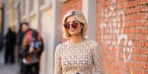 Μια street style star ποζάρει στο φακό/ Φωτογραφία: Instagram @thestyleograph