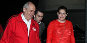 Ο Τέρενς Κουίκ με τα παιδιά του