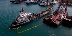 ρυμούλκηση του Αγία Ζώνη ΙΙ/Φωτογραφία: IntimeNews
