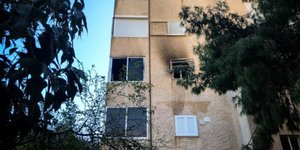 Το διαμέρισμα που τυλίχθηκε στις φλόγες στη Βάρκιζα