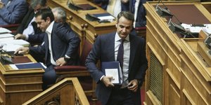 Ο Κυριάκος Μητσοτάκης & ο Αλέξης Τσίπρας(Φωτογραφία: Nikos Libertas / SOOC)