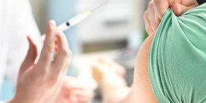 Αυξάνονται τα θύματα της γρίπης στη Ρουμανία (Φωτο: Shutterstock)