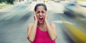 Πώς η ηχορύπανση επηρεάζει τους μαθητές στη Θεσσαλονίκη (Φωτο: Shutterstock)