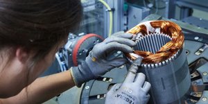 BMW: 2.000 διασφαλισμένες θέσεις εργασίας θα δημιουργηθούν στο Dingolfing