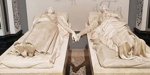 Οι τάφοι του Ντιέγκο και της Ισαβέλλας. Φωτογραφία: Instagram 