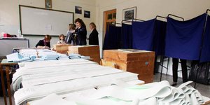 Σενάρια για τετραπλές κάλπες / Φωτογραφία: Eurokinissi