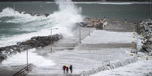 Θυελλώδεις άνεμοι και μεγάλα κύματα / Φωτογραφία: EUROKINISSI/ΓΙΩΡΓΟΣ ΠΟΥΛΙΟΣ