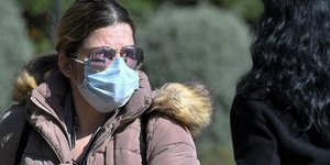 Γυναίκα με μάσκα/ Φωτογραφία: INTIME NEWS- ΒΑΡΑΚΛΑΣ ΜΙΧΑΛΗΣ