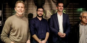 Οι υποψήφιοι για τον δήμο Αθηναίων λίγο πριν την έναρξη του ντιμπέιτ / Φωτογραφία: EUROKINISSI