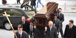 Το ύστατο «χαίρε» στον Περικλή Παναγόπουλο / Φωτογραφία: NDP Photo Agency