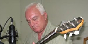 Πέθανε ο δεξιοτέχνης του μπουζουκιού Γιάννης Πολυκανδριώτης