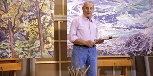 Ο Βασίλης Θεοχαράκης στο εργαστήριό του