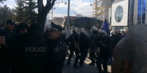 5 τραυματίες από τα επεισόδια στην Πτολεμαΐδα/ Φωτογραφία: EUROKINISSI/ EORDAIA.ORG