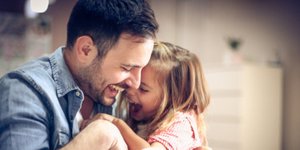 Μπαμπάς και κόρη /Φωτογραφία: Shutterstock