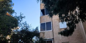 Το σπίτι που εκτυλίχθηκε η τραγωδία στη Βάρκιζα(Φωτογραφία: EUROKINISSI/ΣΤΕΛΙΟΣ ΜΙΣΙΝΑΣ)