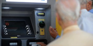 Το σχέδιο για τα αναδρομικά/ Φωτογραφία: EUROKINISSI- ΤΑΤΙΑΝΑ ΜΠΟΛΑΡΗ