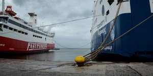 Απαγορευτικό απόπλου λόγω θυελλωδών ανέμων (Φωτο: Eurokinissi)