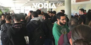 Κατάληψη του κτιρίου διοίκησης του ΑΠΘ από φοιτητές που διαμαρτύρονται για τη στέγαση (Φωτο: voria.gr)