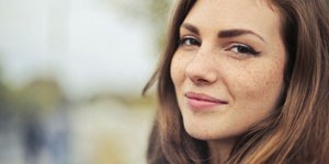 Νεαρή γυναίκα. Φωτογραφία: Pexels/bruce mars