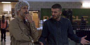 Επική φάρσα στον Nτέβιντ Μπέκαμ -Του παρουσίασαν άγαλμα «έκτρωμα» και έγινε έξαλλος