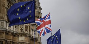 Brexit; Προσευχηθείτε και πιείτε τσάι