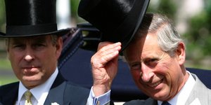 Ο πρίγκιπας Κάρολος με τον αδερφό του